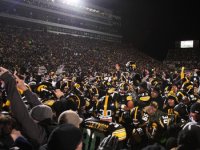 university-of-iowa-football-2008-season-sea-of-black-swarms-kinnick-stadium-iowa-f-2008-00021lg.jpg